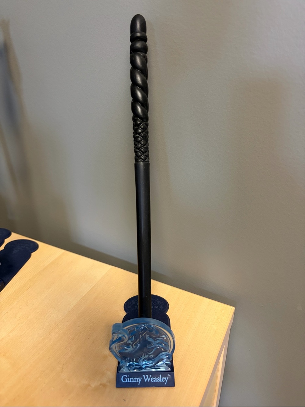 🧙🏻♂️3 for 30$ 🧙🏻♀️Ginny Weasley Collectible Wand with patronus Stand